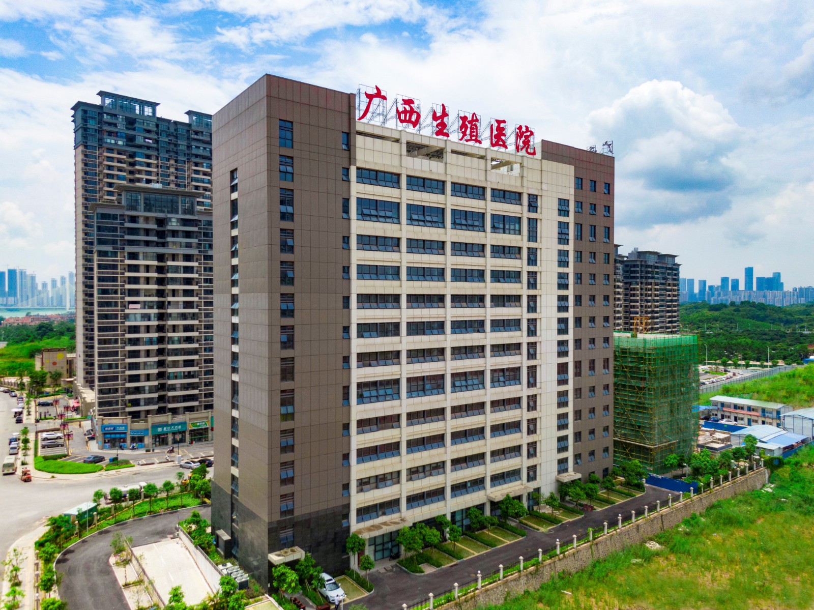 生殖医学中心介绍，供卵做借卵试管和自然受孕有什么区别吗？